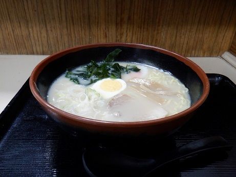 「豚骨ラーメン」@名代 富士そば 市ヶ谷店の写真
