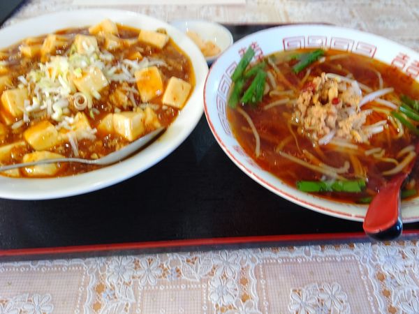 「ラーメンセット(台湾ラーメン＋麻婆飯)715円」@台湾料理 鑫源の写真