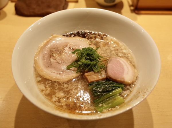 「醤油そば…1200円・名物焼売…300円」@饗 くろ㐂の写真