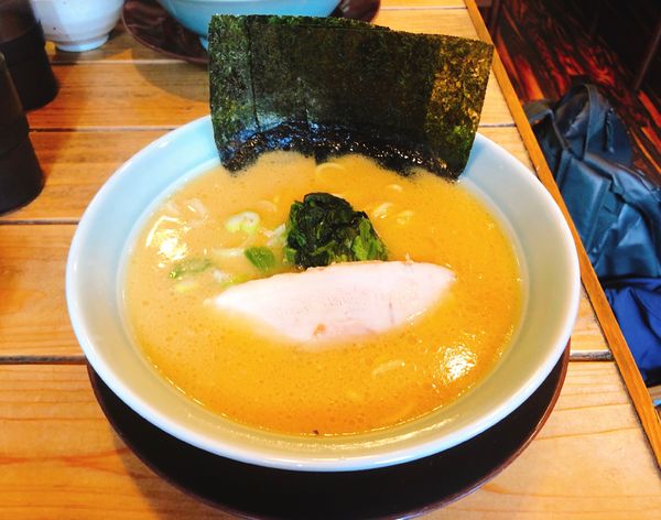 「ラーメン」@横浜醤油豚骨ラーメン 銀十の写真