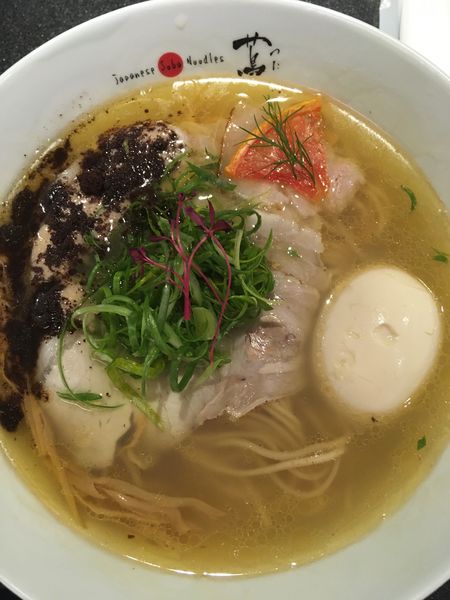 「チャーシュー味玉塩Soba １９５０円」@Japanese Soba Noodles 蔦の写真