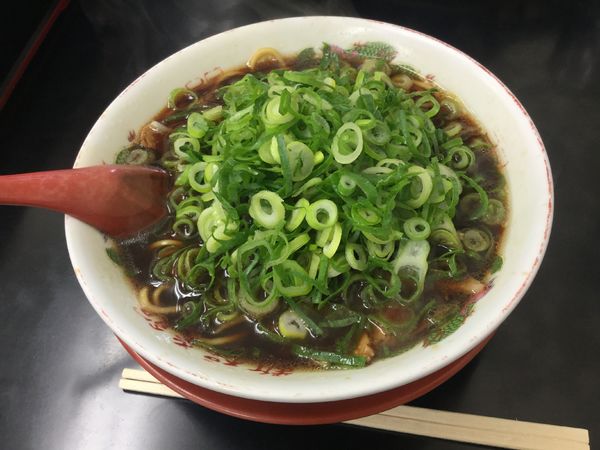 「中華そば・並、麺カタ、ネギ多め、モヤシ(¥750)」@新福菜館 大津京店の写真