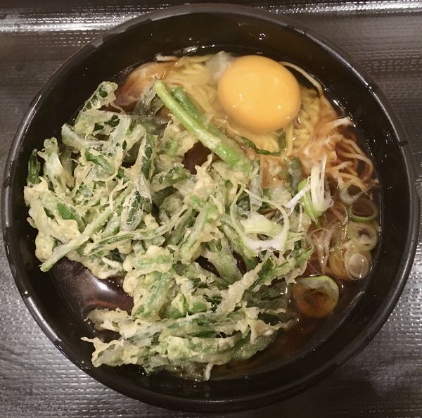 「ニラ天玉そば＋ラそば変更」@よもだそば 銀座店の写真