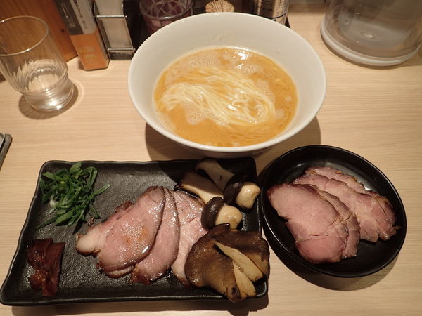 「微白湯そば」@麺屋 一燈の写真