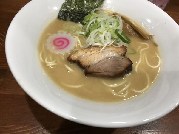 「豚骨煮干し」@中華蕎麦 萌芽の写真