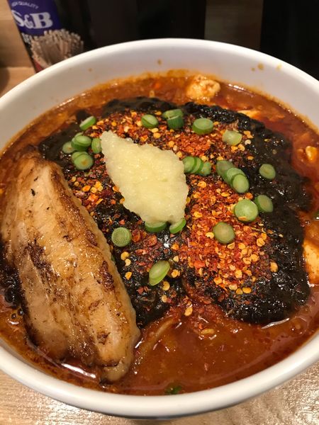 「ブラックラーメン」@まっちゃんラーメン 一筋 葛飾立石本店の写真