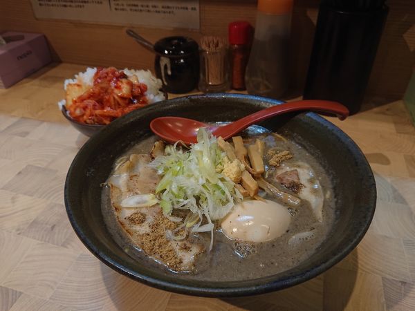 「でらにぼしラーメン」@にぼしらーめん88の写真