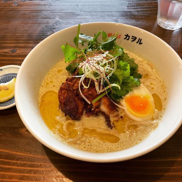「グリーンカレーラーメン」@鶏そば カヲルの写真