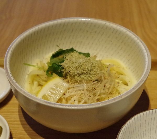 「蔵出し醤油の食べ比べうどん」@しょうゆ蔵のレストランの写真