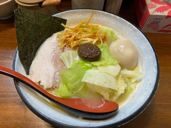 「練り醤油並盛り＋味玉900円」@『   』（無銘）の写真