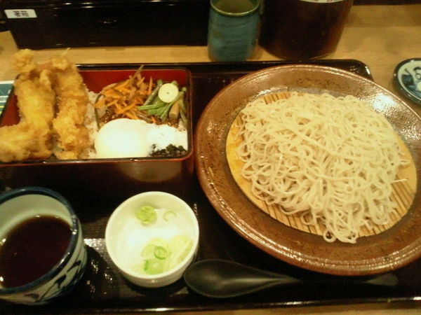 「もりそばと名物とり天のり弁当 898円+税、そば大盛無料」@十割そば会 福島西口本店の写真