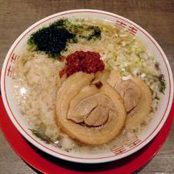 辛味噌崩し鬼脂中華そば（麺大盛同額 900円）