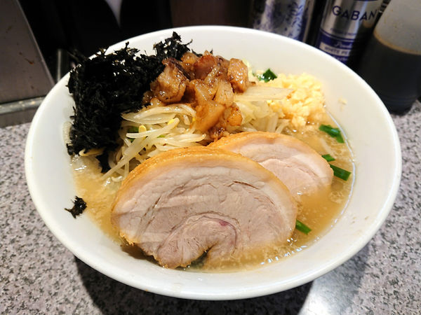 「塩ラーメン+豚1枚」@ラーメン宮郎の写真