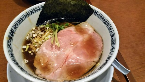 「醤油ラーメン 細麺」@稲荷屋の写真