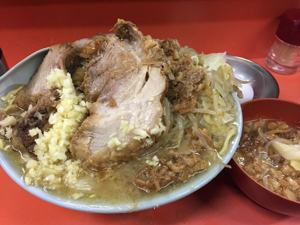 「国産豚メン＋生たまご＋ブタカスあぶら」@ラーメン富士丸 神谷本店の写真