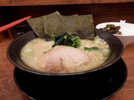 「とんこつ醤油　並盛」@横浜家系ラーメン 武骨家 恵比寿店の写真