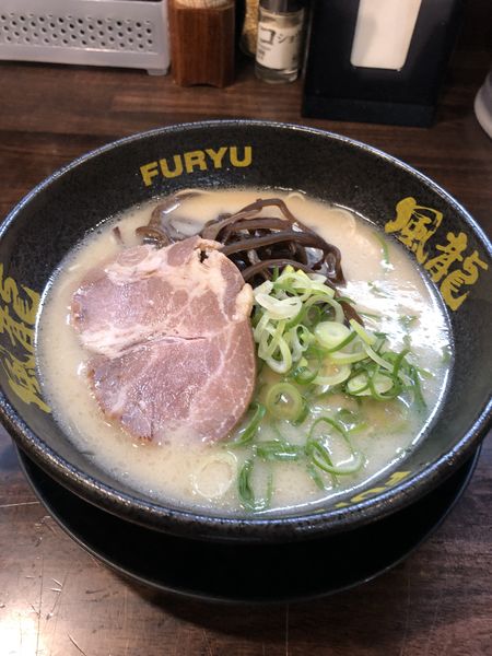 「豚骨ラーメン」@とんこつラーメン 博多風龍 大宮東口駅前店の写真