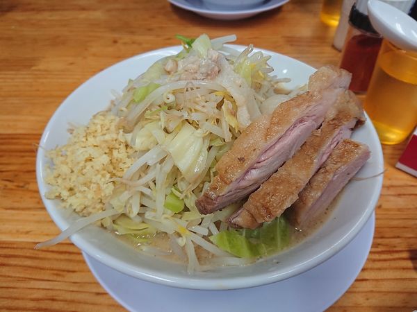 「ラーメン 850円(野菜、あぶら、しょうが)」@ラーメン赤沼の写真