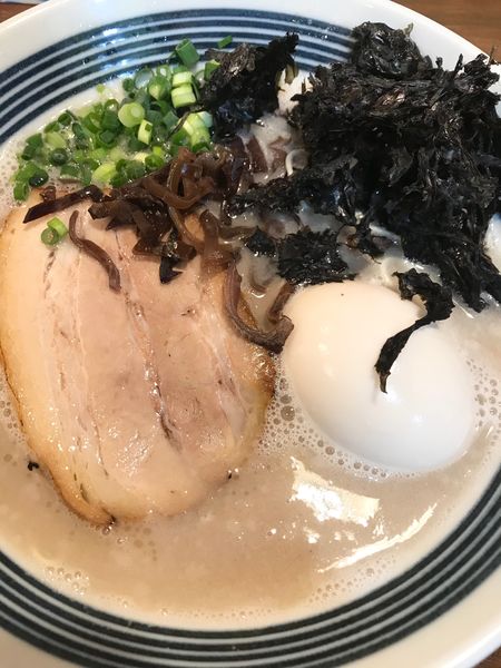 「味玉豚骨ラーメン(しお)800円」@豚骨 アンテナヌードルズの写真