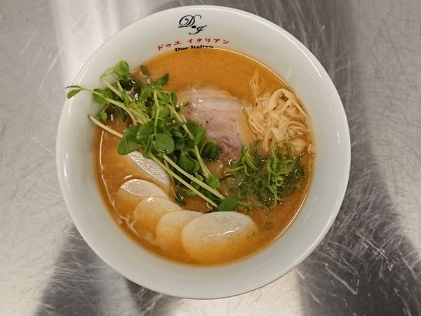 「優しい味噌らぁ麺」@らぁ麺 ドゥエ イタリアン 東急プラザ渋谷の写真