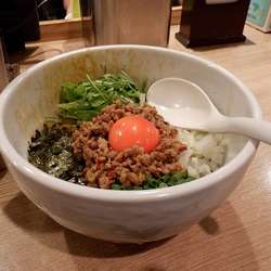 カレー台湾まぜそば小盛