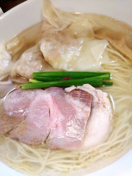 「塩ワンタン麺」@麺や金時の写真