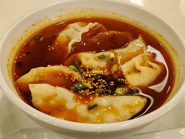 「紅油餃子」@味臨軒の写真