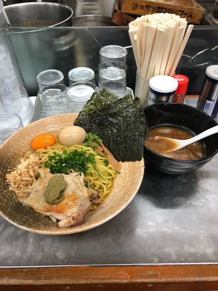 「ムール貝まぜそば　鶏コンフィ、スープ付き」@覆麺 智の写真