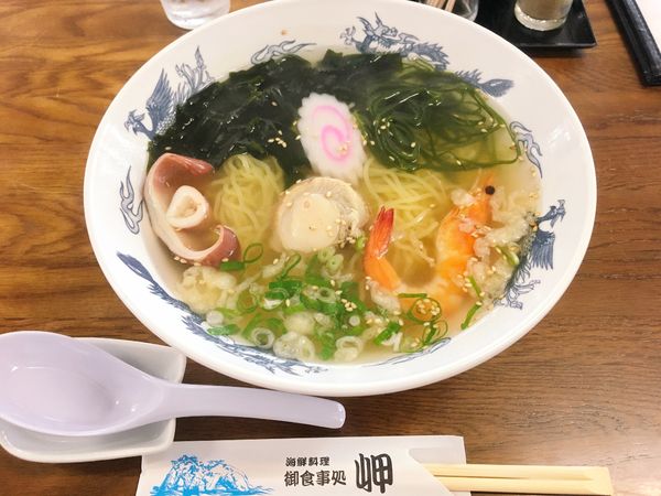 「磯ラーメン＋蒸し雲丹丼」@お食事処 岬の写真