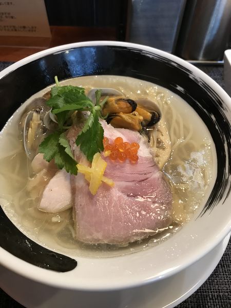 「浅蜊とムール貝の汐そば ¥990」@麺処しろくろの写真