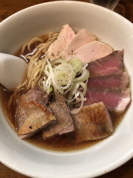 「らーめん＋得肉三昧」@らーめん かねかつの写真