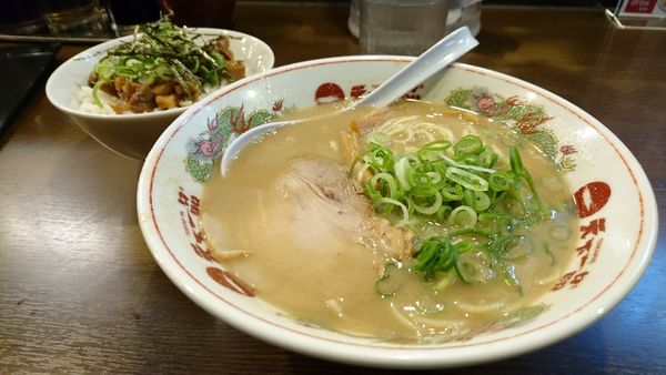 「【昼】こってり+チャーシュー丼」@天下一品 渋谷店の写真