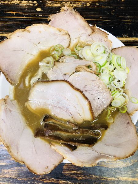 「こくにぼり(トッピング　モモチャーシュー+ネギ)1180円」@長尾中華そば 西バイパス店の写真