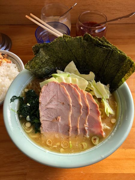 「中盛りチャーシュー　海苔　中ライス」@捲り家の写真