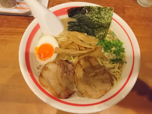 「煮干し豚骨ラーメン(ハリガネ)」@とんこつラーメン 光★MENJIの写真