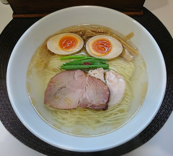 「味玉塩らぁ麺(960円)」@麺や金時の写真