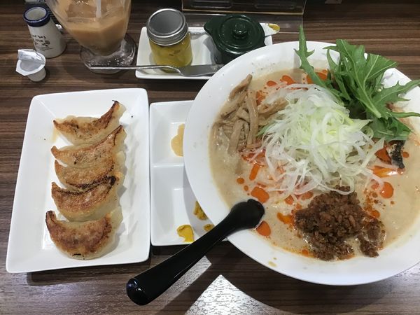 「坦々麺780円(クーポンで餃子無料)ランチドリンクサービス」@麺処・餃子処 TESHIの写真