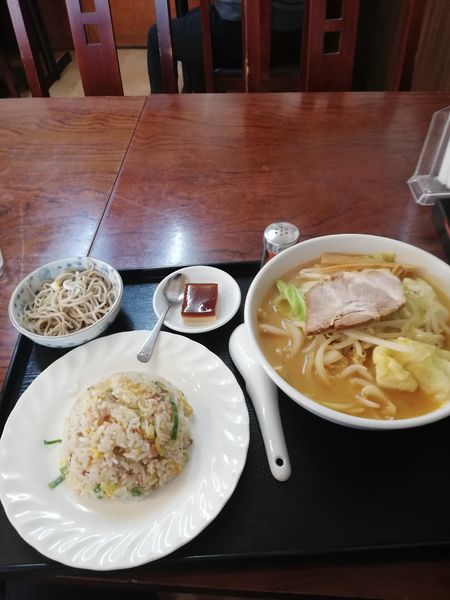 「西山味噌ラーメン+半チャーハン　900円」@中国料理 長城の写真