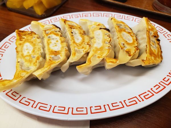 「餃子」@ラーメン魁力屋 弘明寺店の写真