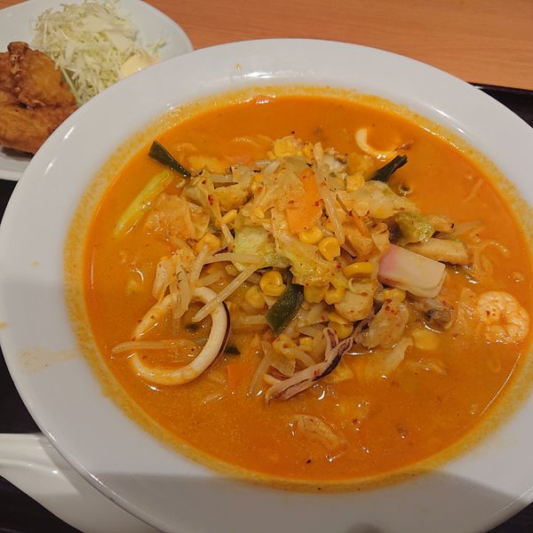 「ピリ辛豚骨チャンポン唐揚げセット960円、半ライス120円」@ちゃんぽん菜ノ宮 大宮大成店の写真