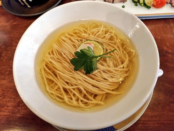 「海老丸×八咫烏×六感堂コラボ 猪とイベリコ豚のセレナーデ」@海老丸らーめんの写真