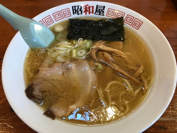 「醤油らーめん　572円」@昭和屋 扇町店の写真