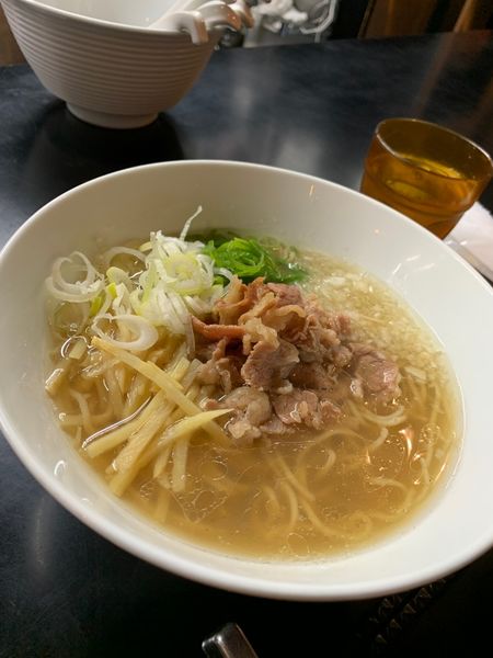 「塩らぁ麺」@牛骨らぁ麺 マタドール 本店の写真