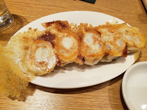 「芹菜・煎餃」@一味玲玲 横浜店の写真