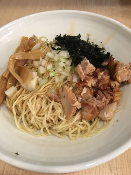 「煮干油のまぜ麺」@麺＆cafe Coi.Coi.の写真