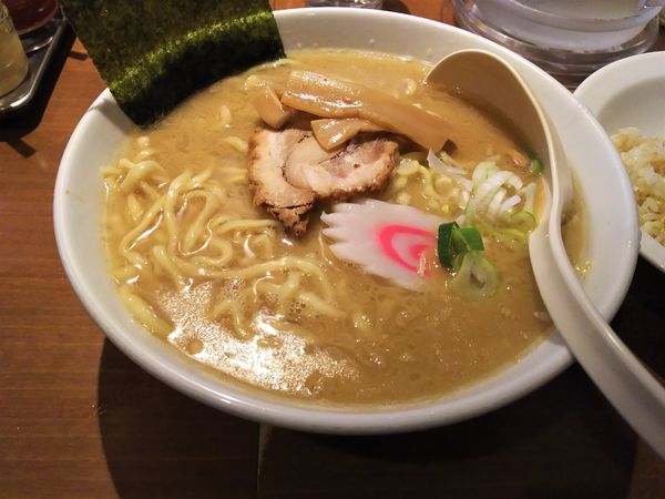 「ラーメン・半チャーハン￥800」@昌平ラーメンの写真