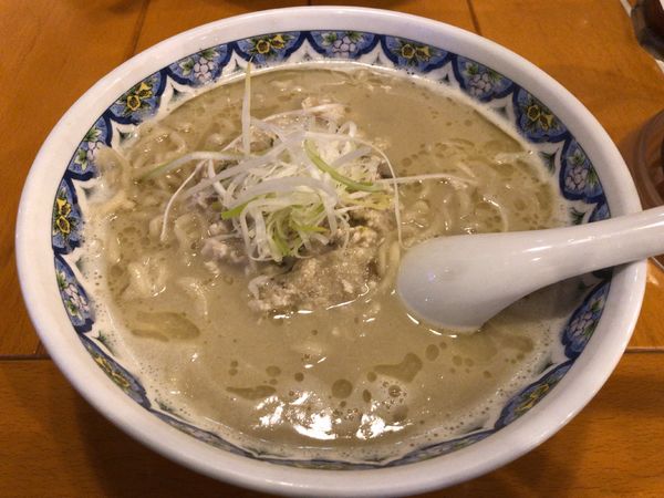「揚州濃厚塩ラーメン + スープ増量 + 豚レタ飯セット」@中国ラーメン 揚州商人 昭島モリタウン店の写真