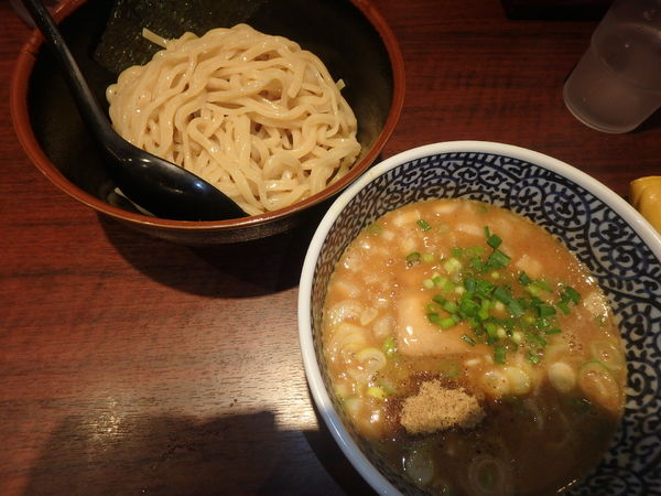 「つけ麺(950円)」@豚骨一燈 沖縄あしびなー店の写真