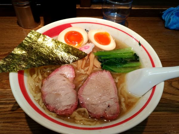 「中華そば＋煮玉子＋そぼろご飯（910円）」@青竹平打ち中華そば 麺壱吉兆の写真