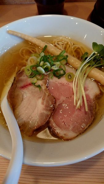 「白醤油ラーメン」@地鶏らーめん とりじの写真